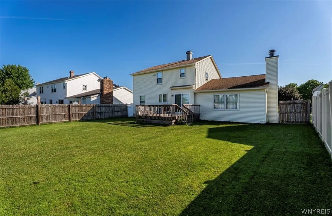 3544 Heatherwood Drive, Hamburg, New York 14075, Hamburg, New York 14075, 3 Bedrooms Bedrooms, 8 Rooms Rooms,2 BathroomsBathrooms,Residential,For Sale,3544 Heatherwood Drive, Hamburg, New York 14075,0,B1691688