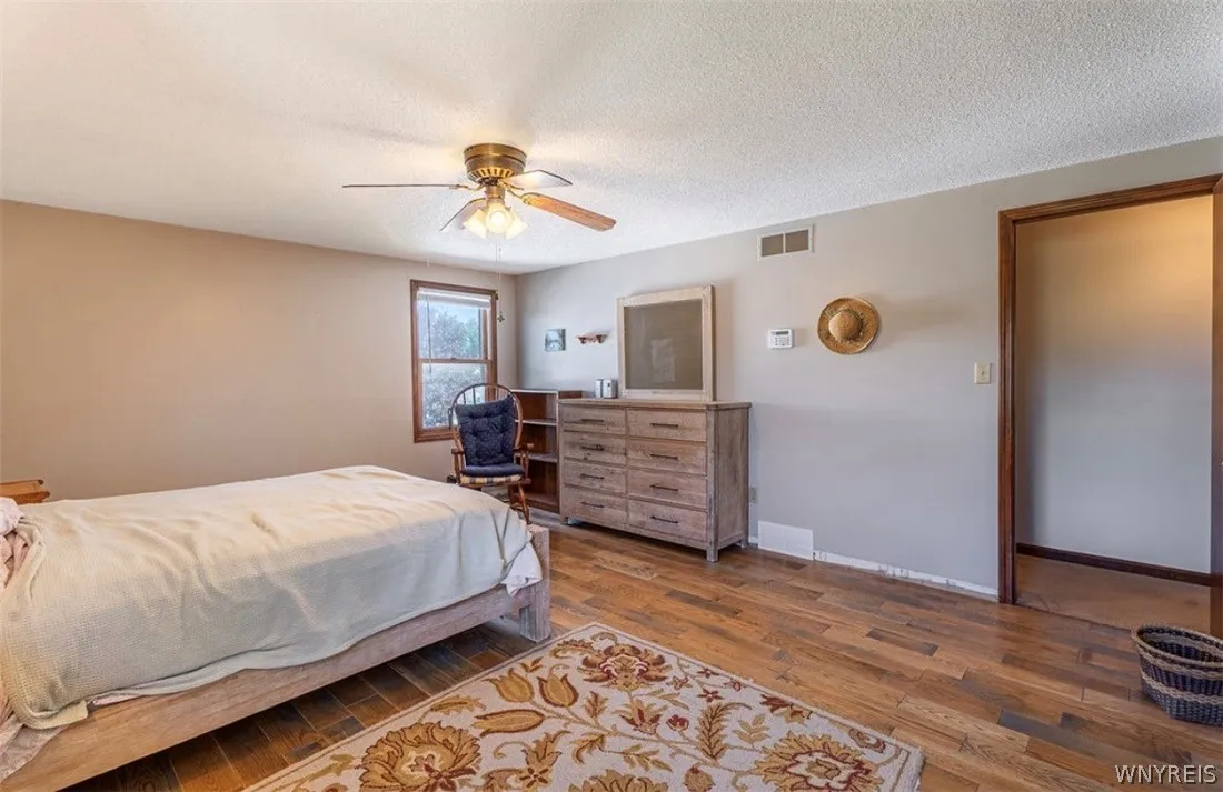 3544 Heatherwood Drive, Hamburg, New York 14075, Hamburg, New York 14075, 3 Bedrooms Bedrooms, 8 Rooms Rooms,2 BathroomsBathrooms,Residential,For Sale,3544 Heatherwood Drive, Hamburg, New York 14075,0,B1691688