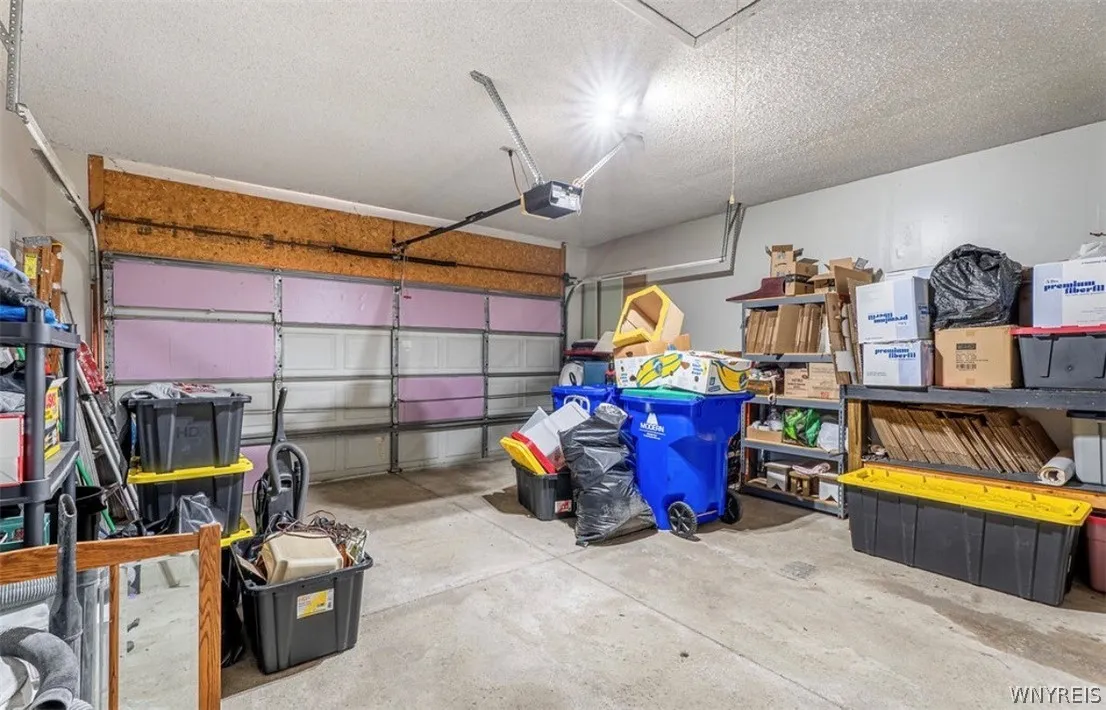 3544 Heatherwood Drive, Hamburg, New York 14075, Hamburg, New York 14075, 3 Bedrooms Bedrooms, 8 Rooms Rooms,2 BathroomsBathrooms,Residential,For Sale,3544 Heatherwood Drive, Hamburg, New York 14075,0,B1691688