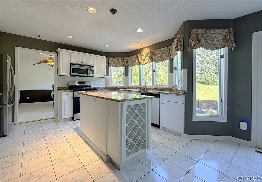 5545 Country Club Lane, Hamburg, New York 14075, Hamburg, New York 14075, 3 Bedrooms Bedrooms, 7 Rooms Rooms,2 BathroomsBathrooms,Residential,For Sale,5545 Country Club Lane, Hamburg, New York 14075,0,B1696456