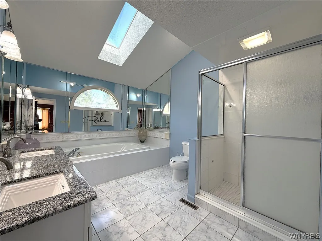5545 Country Club Lane, Hamburg, New York 14075, Hamburg, New York 14075, 3 Bedrooms Bedrooms, 7 Rooms Rooms,2 BathroomsBathrooms,Residential,For Sale,5545 Country Club Lane, Hamburg, New York 14075,0,B1696456