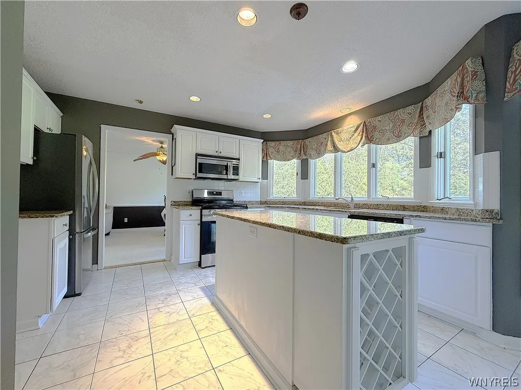 5545 Country Club Lane, Hamburg, New York 14075, Hamburg, New York 14075, 3 Bedrooms Bedrooms, 7 Rooms Rooms,2 BathroomsBathrooms,Residential,For Sale,5545 Country Club Lane, Hamburg, New York 14075,0,B1696456