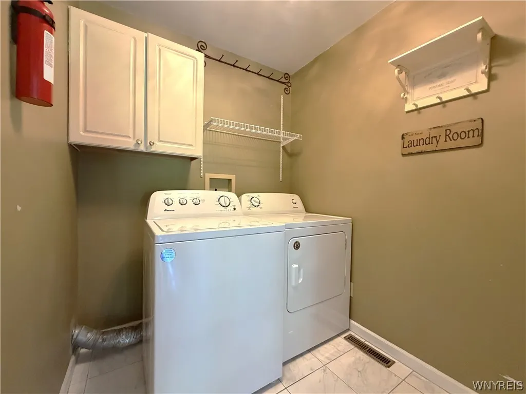 5545 Country Club Lane, Hamburg, New York 14075, Hamburg, New York 14075, 3 Bedrooms Bedrooms, 7 Rooms Rooms,2 BathroomsBathrooms,Residential,For Sale,5545 Country Club Lane, Hamburg, New York 14075,0,B1696456