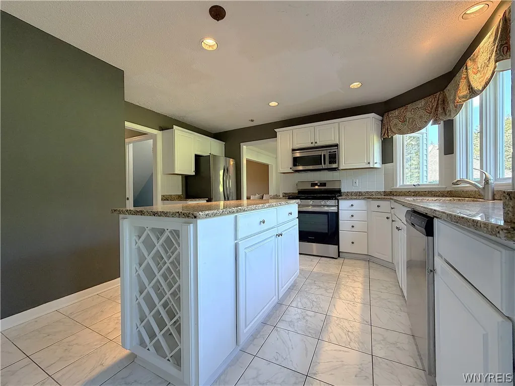 5545 Country Club Lane, Hamburg, New York 14075, Hamburg, New York 14075, 3 Bedrooms Bedrooms, 7 Rooms Rooms,2 BathroomsBathrooms,Residential,For Sale,5545 Country Club Lane, Hamburg, New York 14075,0,B1696456