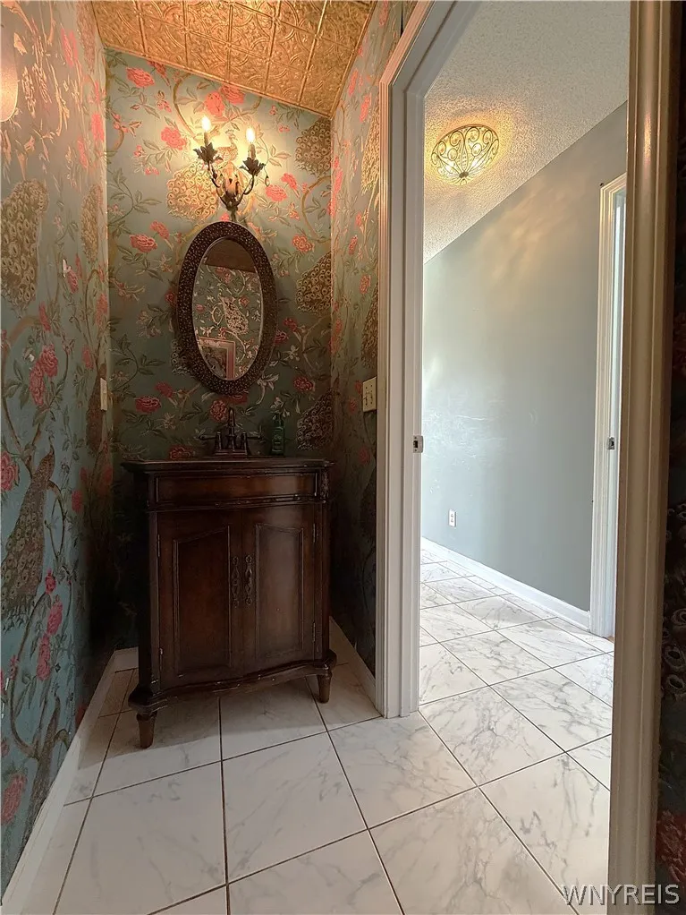 5545 Country Club Lane, Hamburg, New York 14075, Hamburg, New York 14075, 3 Bedrooms Bedrooms, 7 Rooms Rooms,2 BathroomsBathrooms,Residential,For Sale,5545 Country Club Lane, Hamburg, New York 14075,0,B1696456