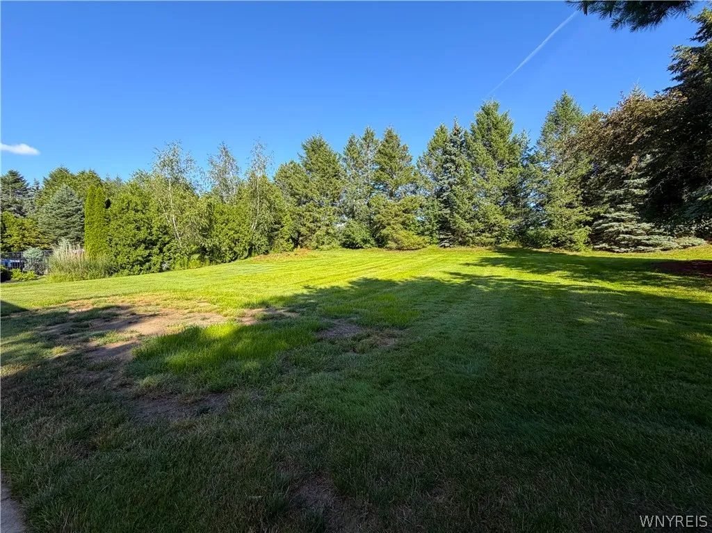 5545 Country Club Lane, Hamburg, New York 14075, Hamburg, New York 14075, 3 Bedrooms Bedrooms, 7 Rooms Rooms,2 BathroomsBathrooms,Residential,For Sale,5545 Country Club Lane, Hamburg, New York 14075,0,B1696456