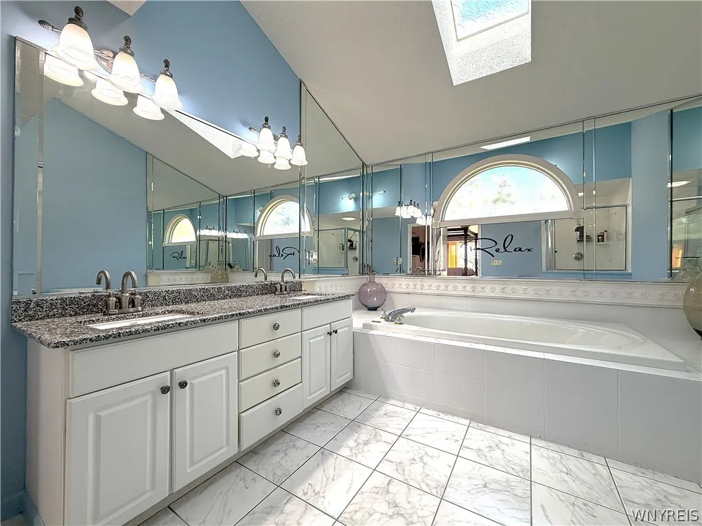 5545 Country Club Lane, Hamburg, New York 14075, Hamburg, New York 14075, 3 Bedrooms Bedrooms, 7 Rooms Rooms,2 BathroomsBathrooms,Residential,For Sale,5545 Country Club Lane, Hamburg, New York 14075,0,B1696456