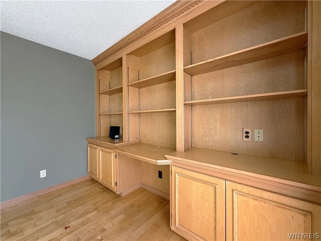 5545 Country Club Lane, Hamburg, New York 14075, Hamburg, New York 14075, 3 Bedrooms Bedrooms, 7 Rooms Rooms,2 BathroomsBathrooms,Residential,For Sale,5545 Country Club Lane, Hamburg, New York 14075,0,B1696456