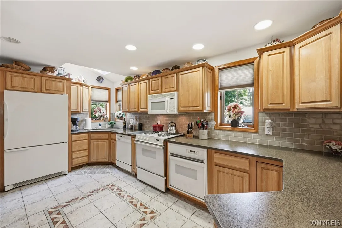 5224 Old Goodrich Road, Clarence, New York 14031, Clarence, New York 14031, 4 Bedrooms Bedrooms, 7 Rooms Rooms,2 BathroomsBathrooms,Residential,For Sale,5224 Old Goodrich Road, Clarence, New York 14031,0,B1696758