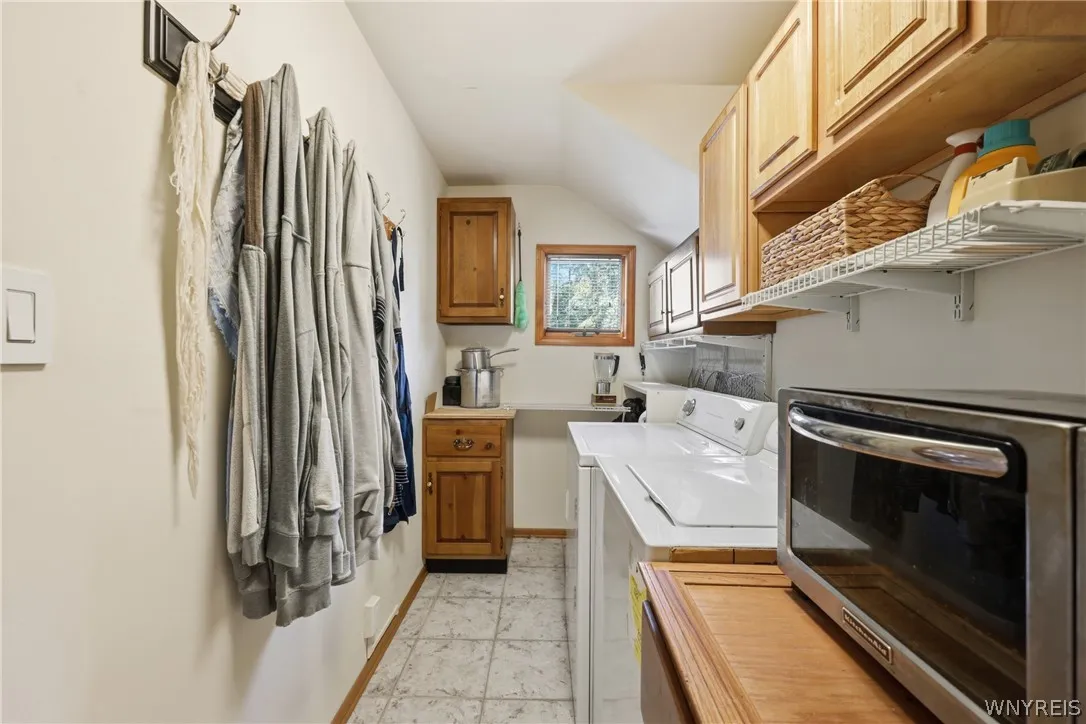 5224 Old Goodrich Road, Clarence, New York 14031, Clarence, New York 14031, 4 Bedrooms Bedrooms, 7 Rooms Rooms,2 BathroomsBathrooms,Residential,For Sale,5224 Old Goodrich Road, Clarence, New York 14031,0,B1696758