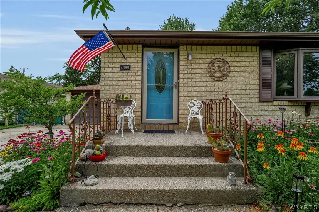 4066 Bond Street, Hamburg, New York 14219, Hamburg, New York 14219, 3 Bedrooms Bedrooms, 6 Rooms Rooms,1 BathroomBathrooms,Residential,For Sale,4066 Bond Street, Hamburg, New York 14219,0,B1696751