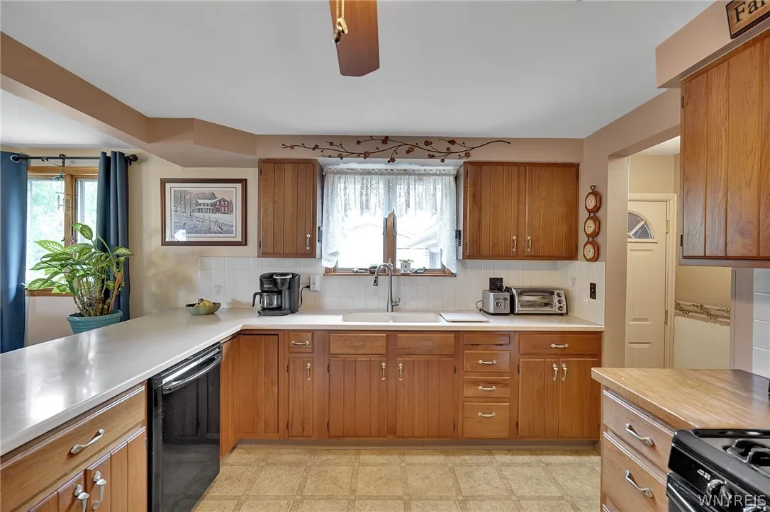 4066 Bond Street, Hamburg, New York 14219, Hamburg, New York 14219, 3 Bedrooms Bedrooms, 6 Rooms Rooms,1 BathroomBathrooms,Residential,For Sale,4066 Bond Street, Hamburg, New York 14219,0,B1696751