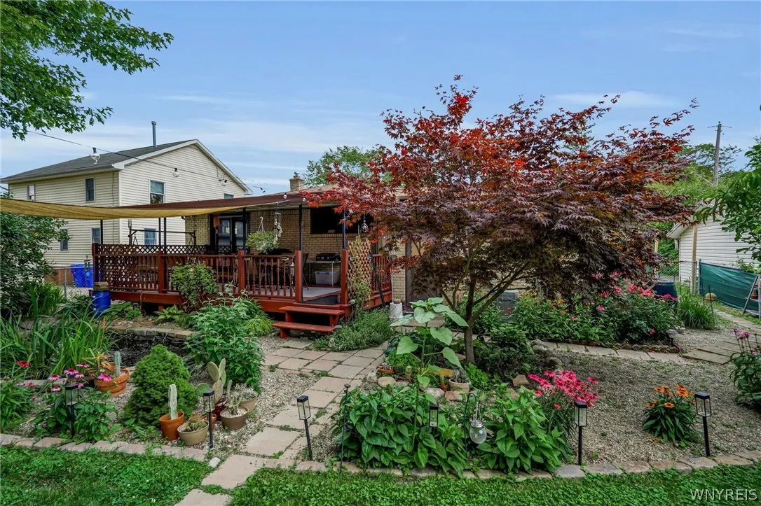 4066 Bond Street, Hamburg, New York 14219, Hamburg, New York 14219, 3 Bedrooms Bedrooms, 6 Rooms Rooms,1 BathroomBathrooms,Residential,For Sale,4066 Bond Street, Hamburg, New York 14219,0,B1696751