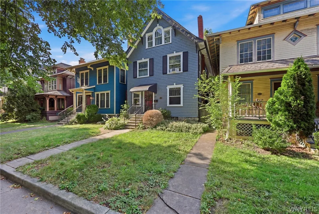 126 Russell Street, Buffalo, New York 14214, Buffalo, New York 14214, 4 Bedrooms Bedrooms, 7 Rooms Rooms,1 BathroomBathrooms,Residential,For Sale,126 Russell Street, Buffalo, New York 14214,0,B1696061