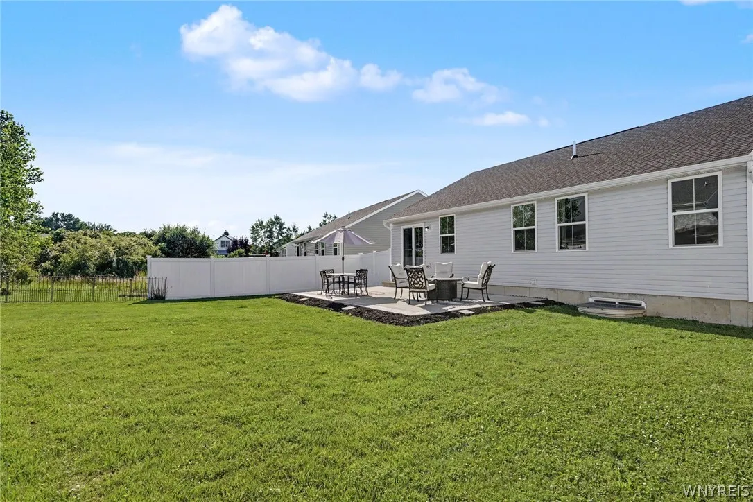 33 Allie Lane, Hamburg, New York 14075, Hamburg, New York 14075, 3 Bedrooms Bedrooms, 8 Rooms Rooms,2 BathroomsBathrooms,Residential,For Sale,33 Allie Lane, Hamburg, New York 14075,0,B1697204