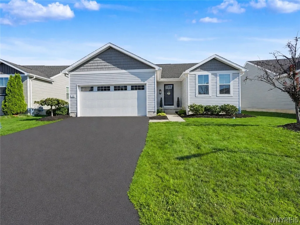 33 Allie Lane, Hamburg, New York 14075, Hamburg, New York 14075, 3 Bedrooms Bedrooms, 8 Rooms Rooms,2 BathroomsBathrooms,Residential,For Sale,33 Allie Lane, Hamburg, New York 14075,0,B1697204