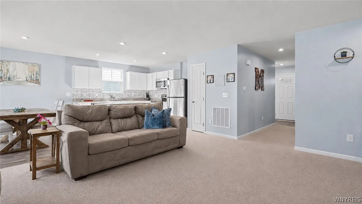 33 Allie Lane, Hamburg, New York 14075, Hamburg, New York 14075, 3 Bedrooms Bedrooms, 8 Rooms Rooms,2 BathroomsBathrooms,Residential,For Sale,33 Allie Lane, Hamburg, New York 14075,0,B1697204
