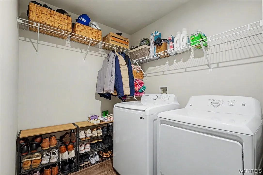 33 Allie Lane, Hamburg, New York 14075, Hamburg, New York 14075, 3 Bedrooms Bedrooms, 8 Rooms Rooms,2 BathroomsBathrooms,Residential,For Sale,33 Allie Lane, Hamburg, New York 14075,0,B1697204