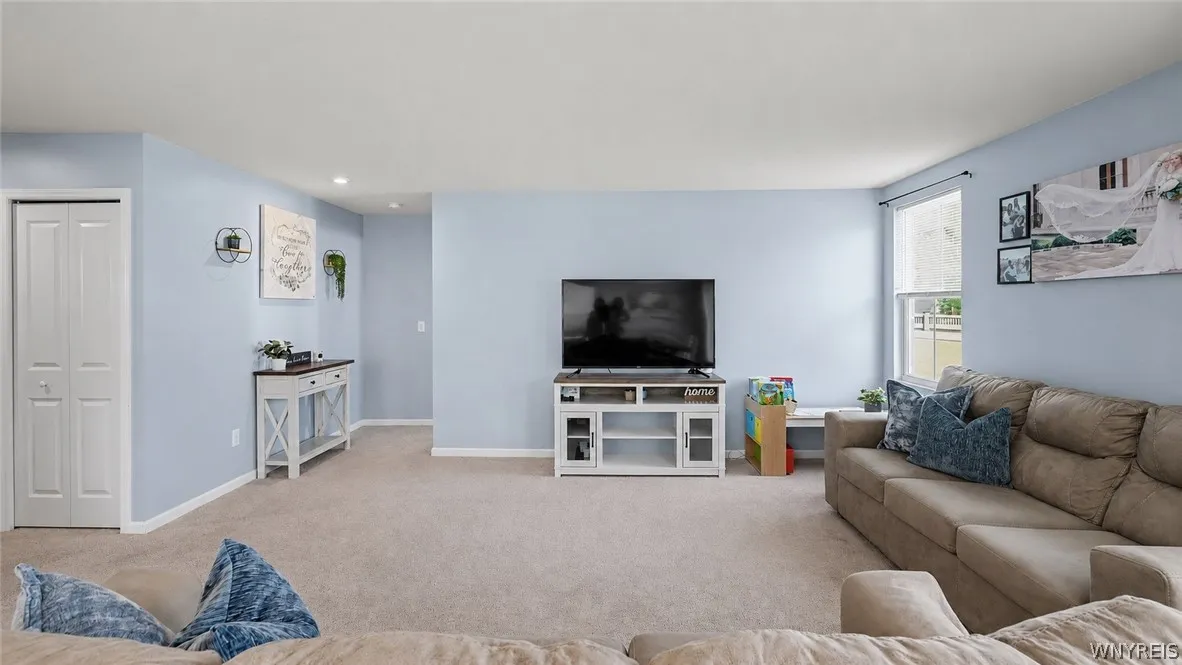 33 Allie Lane, Hamburg, New York 14075, Hamburg, New York 14075, 3 Bedrooms Bedrooms, 8 Rooms Rooms,2 BathroomsBathrooms,Residential,For Sale,33 Allie Lane, Hamburg, New York 14075,0,B1697204