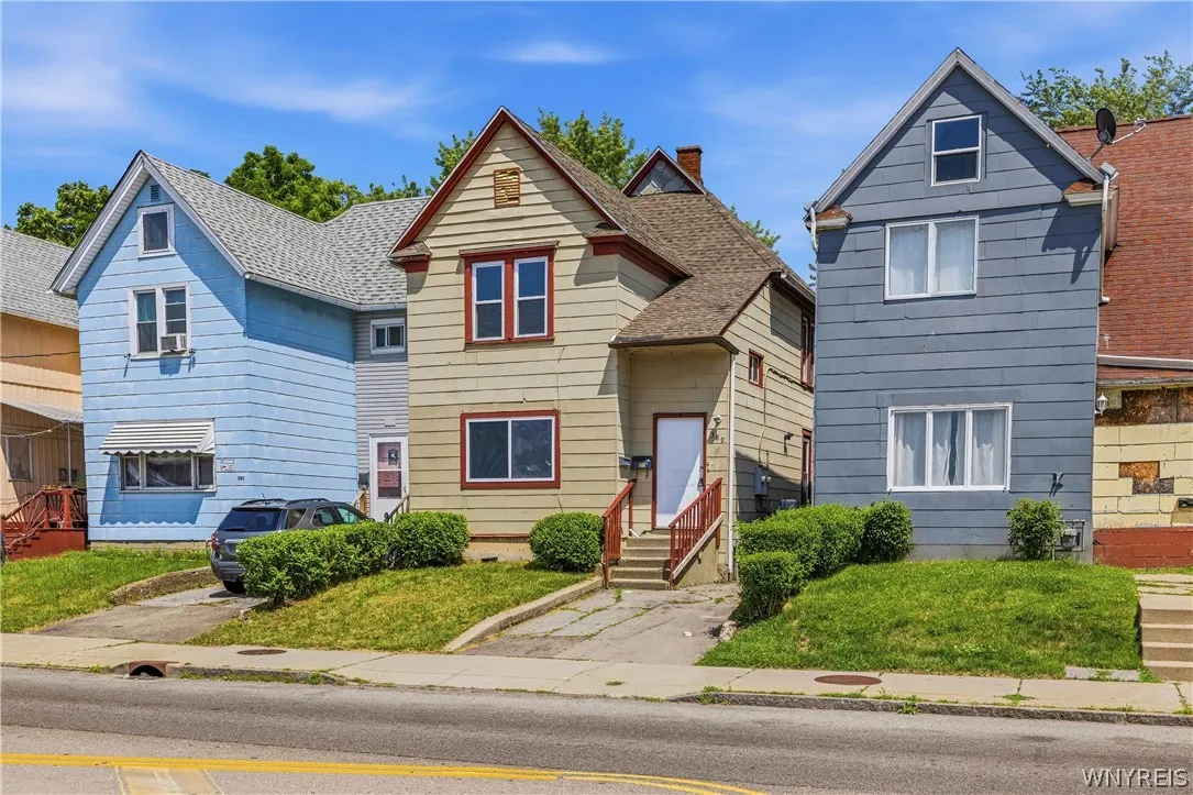 389 Military Road, Buffalo, New York 14207, Buffalo, New York 14207, 4 Bedrooms Bedrooms, ,2 BathroomsBathrooms,Residential,For Sale,389 Military Road, Buffalo, New York 14207,0,B1696518