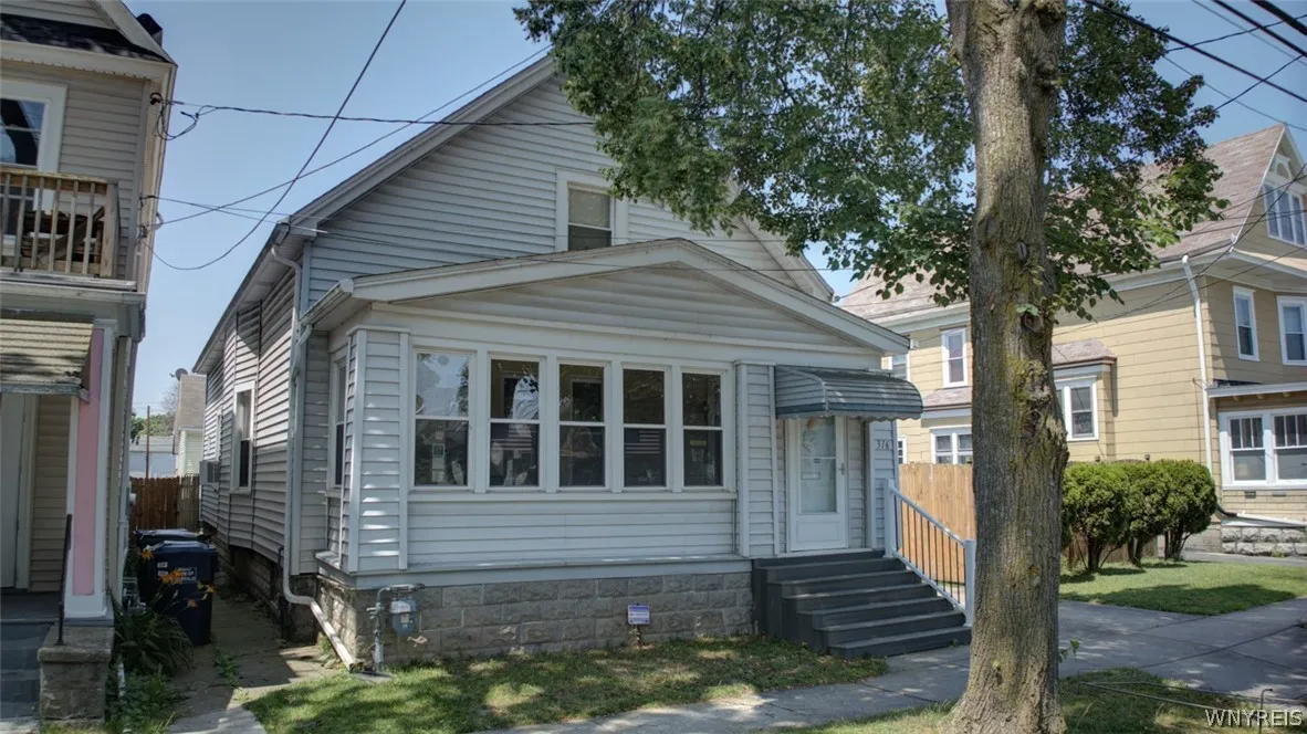 316-318 East Street, Buffalo, New York 14207, Buffalo, New York 14207, 3 Bedrooms Bedrooms, 8 Rooms Rooms,1 BathroomBathrooms,Residential,For Sale,316-318 East Street, Buffalo, New York 14207,0,B1697286