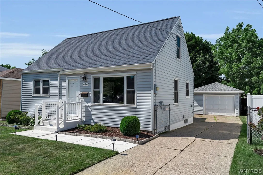 424 Eden Street, Buffalo, New York 14220, Buffalo, New York 14220, 3 Bedrooms Bedrooms, 6 Rooms Rooms,1 BathroomBathrooms,Residential,For Sale,424 Eden Street, Buffalo, New York 14220,0,B1697310