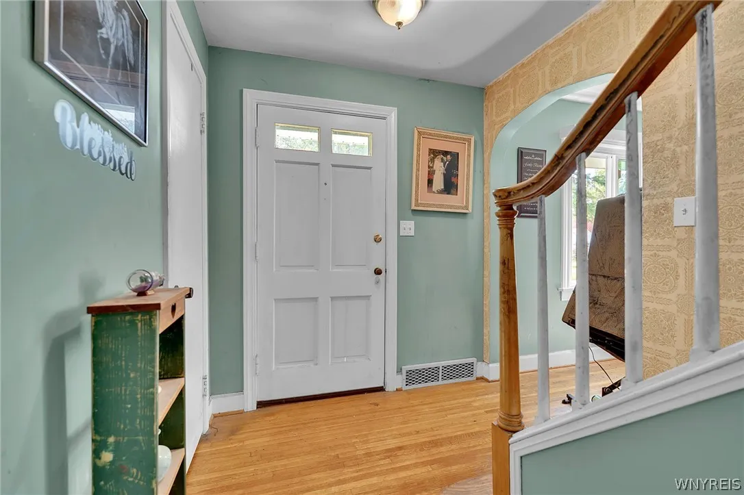 95 Victory Avenue, Hamburg, New York 14075, Hamburg, New York 14075, 3 Bedrooms Bedrooms, 6 Rooms Rooms,1 BathroomBathrooms,Residential,For Sale,95 Victory Avenue, Hamburg, New York 14075,0,B1697263
