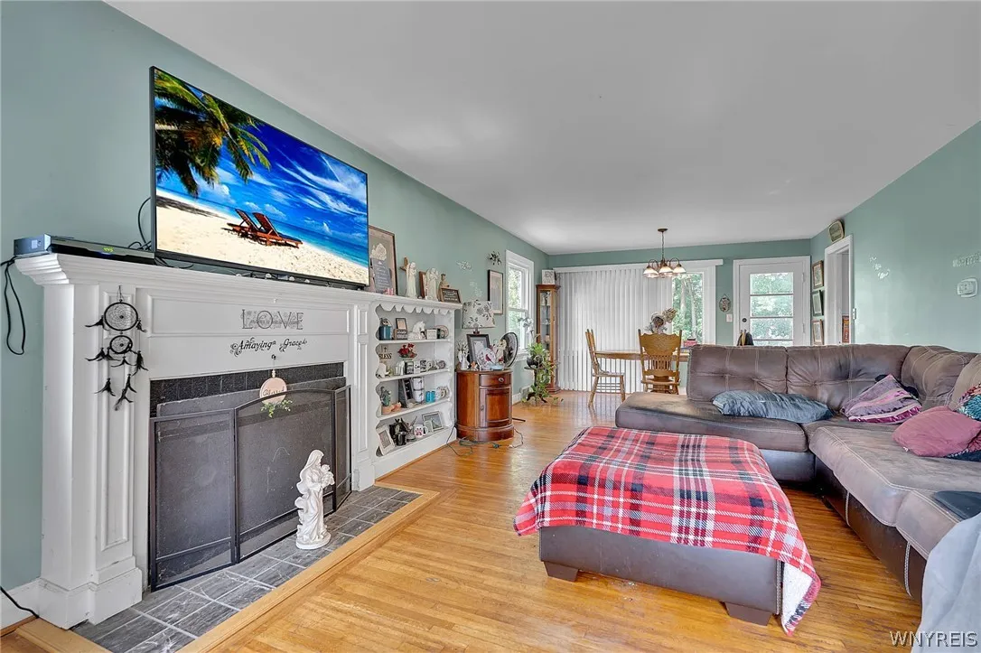 95 Victory Avenue, Hamburg, New York 14075, Hamburg, New York 14075, 3 Bedrooms Bedrooms, 6 Rooms Rooms,1 BathroomBathrooms,Residential,For Sale,95 Victory Avenue, Hamburg, New York 14075,0,B1697263