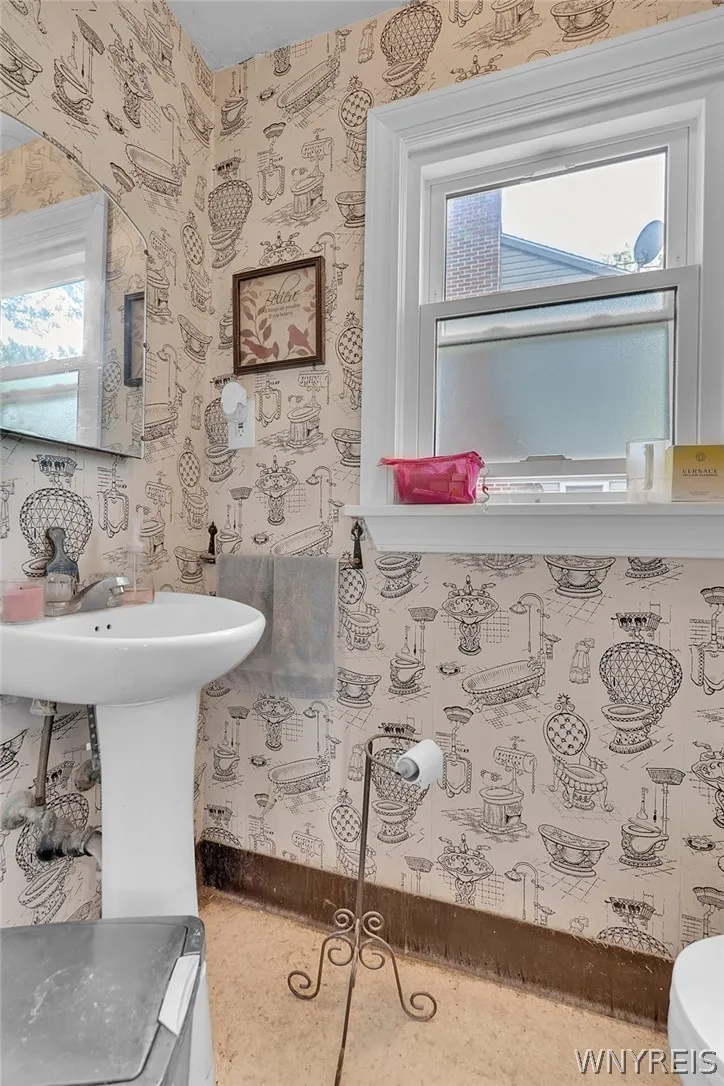 95 Victory Avenue, Hamburg, New York 14075, Hamburg, New York 14075, 3 Bedrooms Bedrooms, 6 Rooms Rooms,1 BathroomBathrooms,Residential,For Sale,95 Victory Avenue, Hamburg, New York 14075,0,B1697263