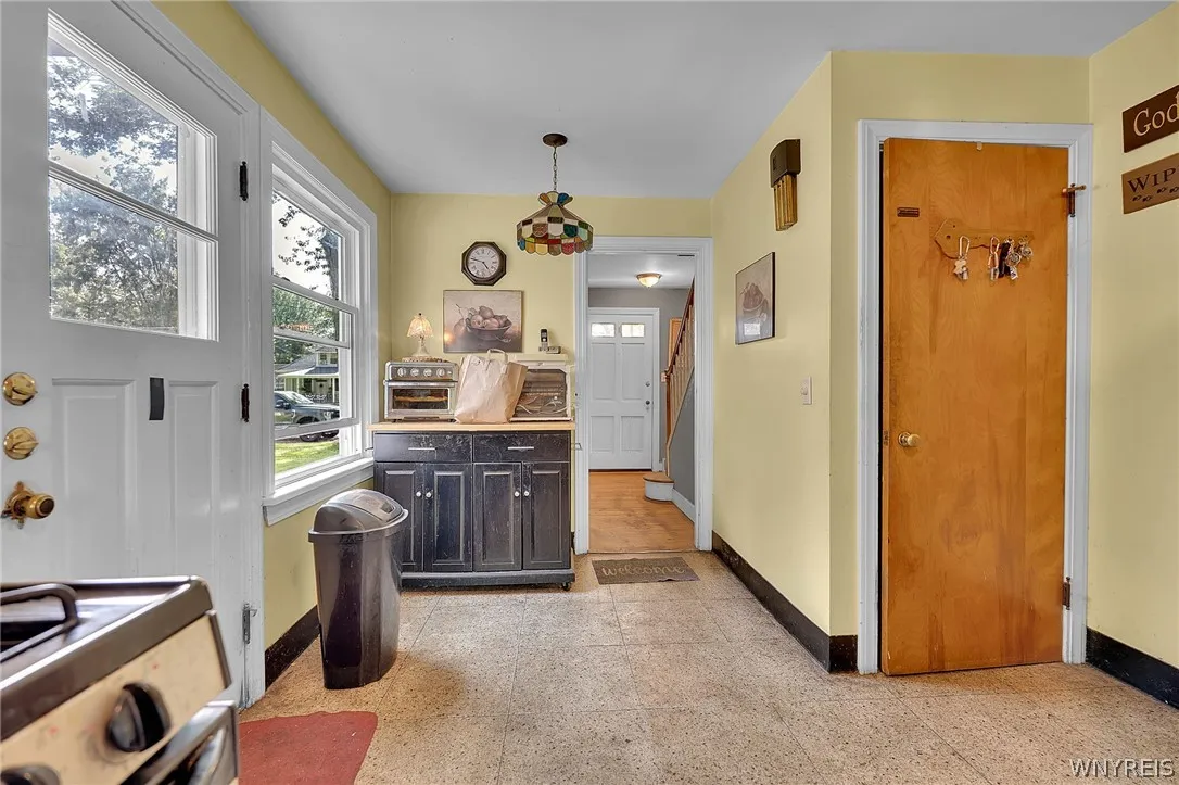 95 Victory Avenue, Hamburg, New York 14075, Hamburg, New York 14075, 3 Bedrooms Bedrooms, 6 Rooms Rooms,1 BathroomBathrooms,Residential,For Sale,95 Victory Avenue, Hamburg, New York 14075,0,B1697263