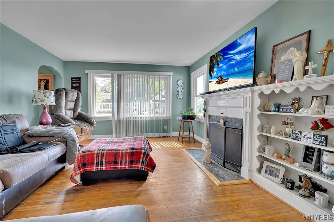 95 Victory Avenue, Hamburg, New York 14075, Hamburg, New York 14075, 3 Bedrooms Bedrooms, 6 Rooms Rooms,1 BathroomBathrooms,Residential,For Sale,95 Victory Avenue, Hamburg, New York 14075,0,B1697263
