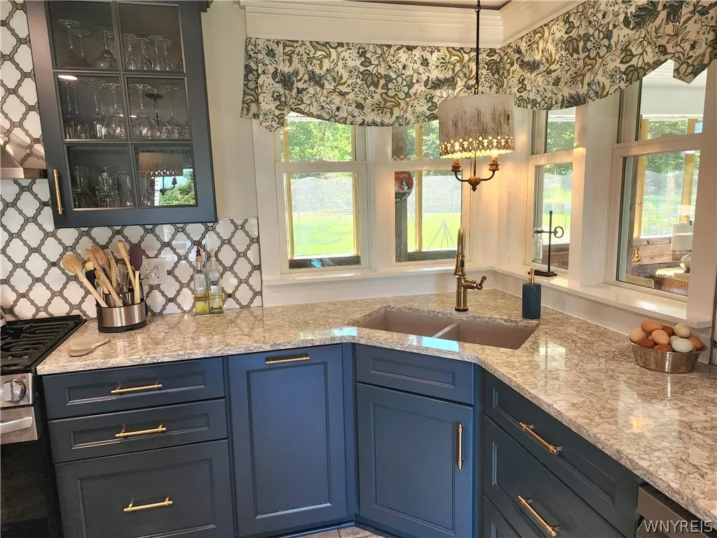 6097 Seufert Road, Orchard Park, New York 14127, Orchard Park, New York 14127, 3 Bedrooms Bedrooms, 10 Rooms Rooms,2 BathroomsBathrooms,Residential,For Sale,6097 Seufert Road, Orchard Park, New York 14127,0,B1697410