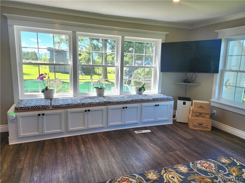 6097 Seufert Road, Orchard Park, New York 14127, Orchard Park, New York 14127, 3 Bedrooms Bedrooms, 10 Rooms Rooms,2 BathroomsBathrooms,Residential,For Sale,6097 Seufert Road, Orchard Park, New York 14127,0,B1697410