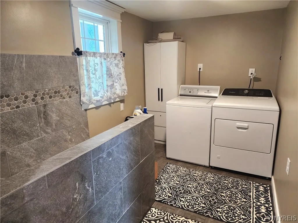 6097 Seufert Road, Orchard Park, New York 14127, Orchard Park, New York 14127, 3 Bedrooms Bedrooms, 10 Rooms Rooms,2 BathroomsBathrooms,Residential,For Sale,6097 Seufert Road, Orchard Park, New York 14127,0,B1697410