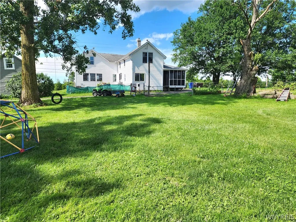 6097 Seufert Road, Orchard Park, New York 14127, Orchard Park, New York 14127, 3 Bedrooms Bedrooms, 10 Rooms Rooms,2 BathroomsBathrooms,Residential,For Sale,6097 Seufert Road, Orchard Park, New York 14127,0,B1697410