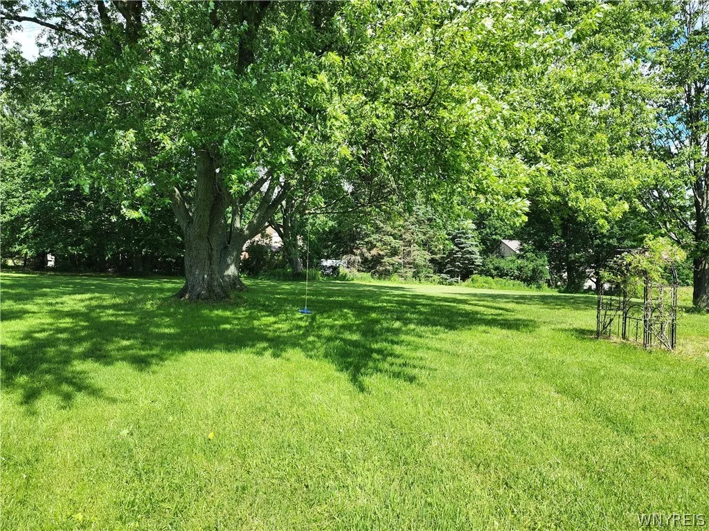 6097 Seufert Road, Orchard Park, New York 14127, Orchard Park, New York 14127, 3 Bedrooms Bedrooms, 10 Rooms Rooms,2 BathroomsBathrooms,Residential,For Sale,6097 Seufert Road, Orchard Park, New York 14127,0,B1697410