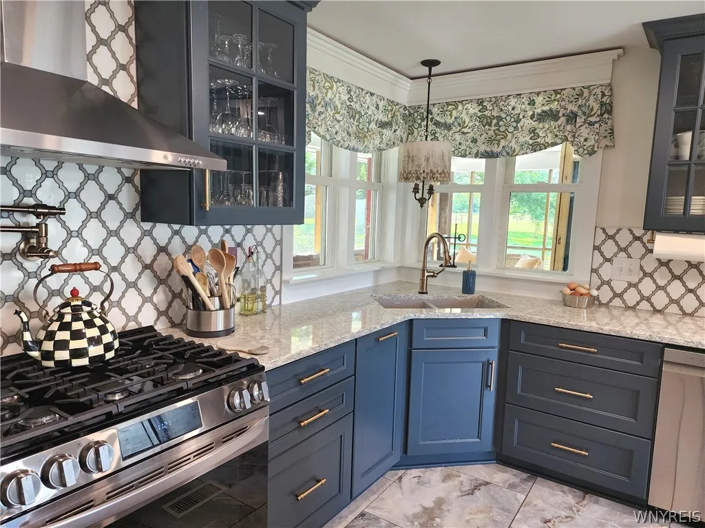 6097 Seufert Road, Orchard Park, New York 14127, Orchard Park, New York 14127, 3 Bedrooms Bedrooms, 10 Rooms Rooms,2 BathroomsBathrooms,Residential,For Sale,6097 Seufert Road, Orchard Park, New York 14127,0,B1697410