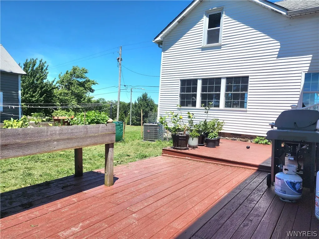 6097 Seufert Road, Orchard Park, New York 14127, Orchard Park, New York 14127, 3 Bedrooms Bedrooms, 10 Rooms Rooms,2 BathroomsBathrooms,Residential,For Sale,6097 Seufert Road, Orchard Park, New York 14127,0,B1697410