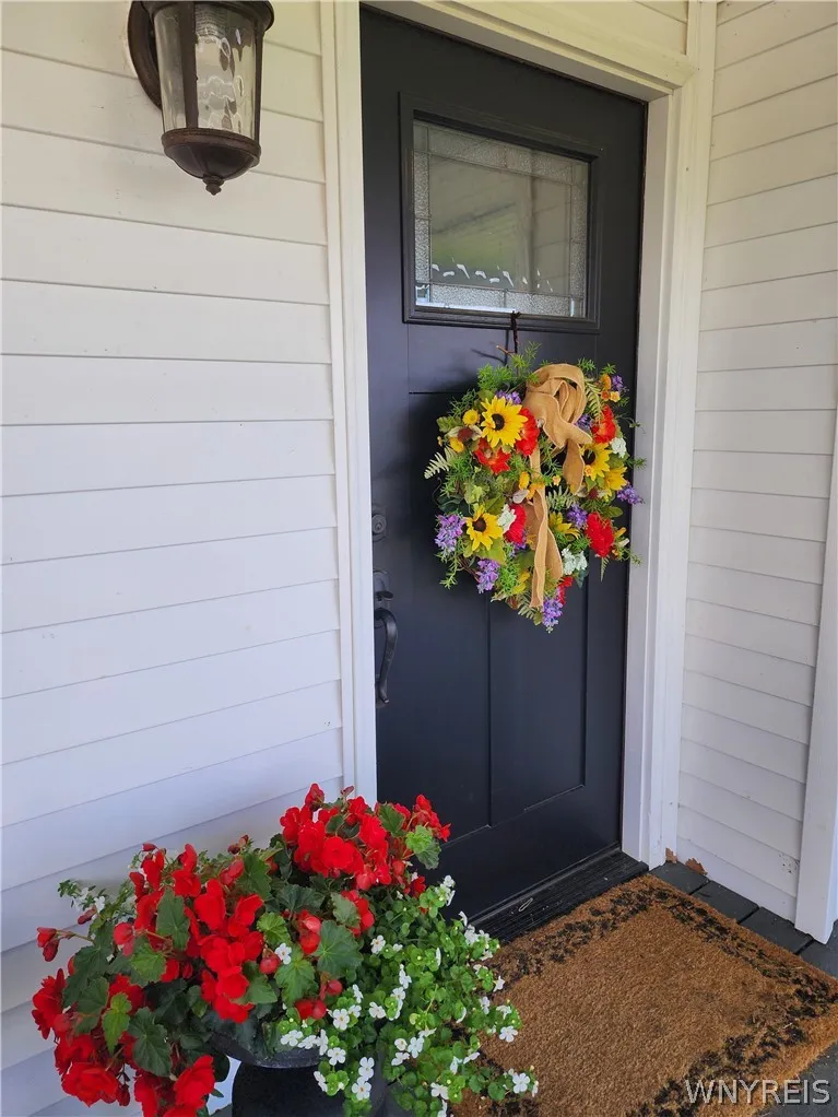 6097 Seufert Road, Orchard Park, New York 14127, Orchard Park, New York 14127, 3 Bedrooms Bedrooms, 10 Rooms Rooms,2 BathroomsBathrooms,Residential,For Sale,6097 Seufert Road, Orchard Park, New York 14127,0,B1697410