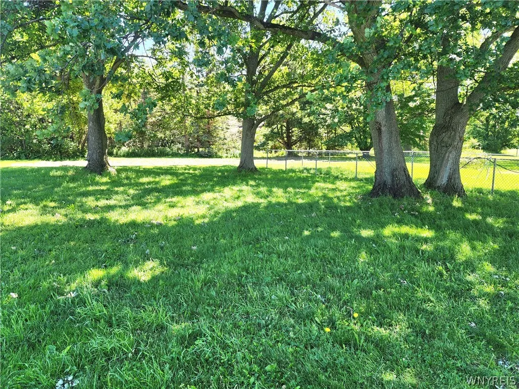 6097 Seufert Road, Orchard Park, New York 14127, Orchard Park, New York 14127, 3 Bedrooms Bedrooms, 10 Rooms Rooms,2 BathroomsBathrooms,Residential,For Sale,6097 Seufert Road, Orchard Park, New York 14127,0,B1697410