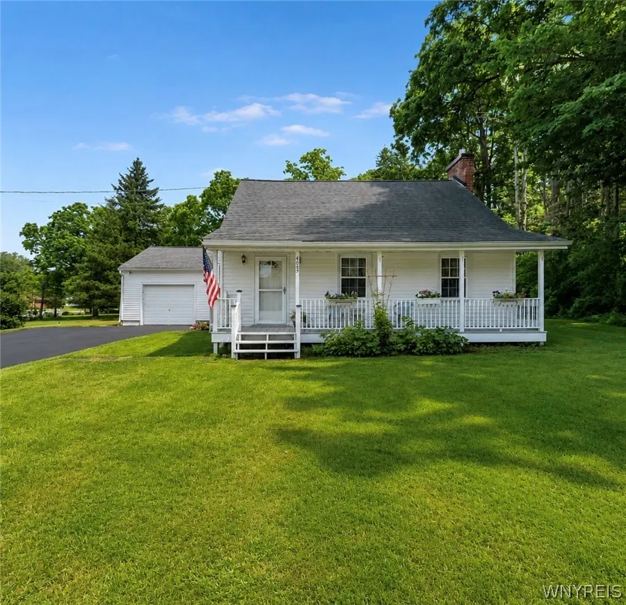 4059 Baker Road, Orchard Park, New York 14127, Orchard Park, New York 14127, 3 Bedrooms Bedrooms, 6 Rooms Rooms,1 BathroomBathrooms,Residential,For Sale,4059 Baker Road, Orchard Park, New York 14127,0,B1697460