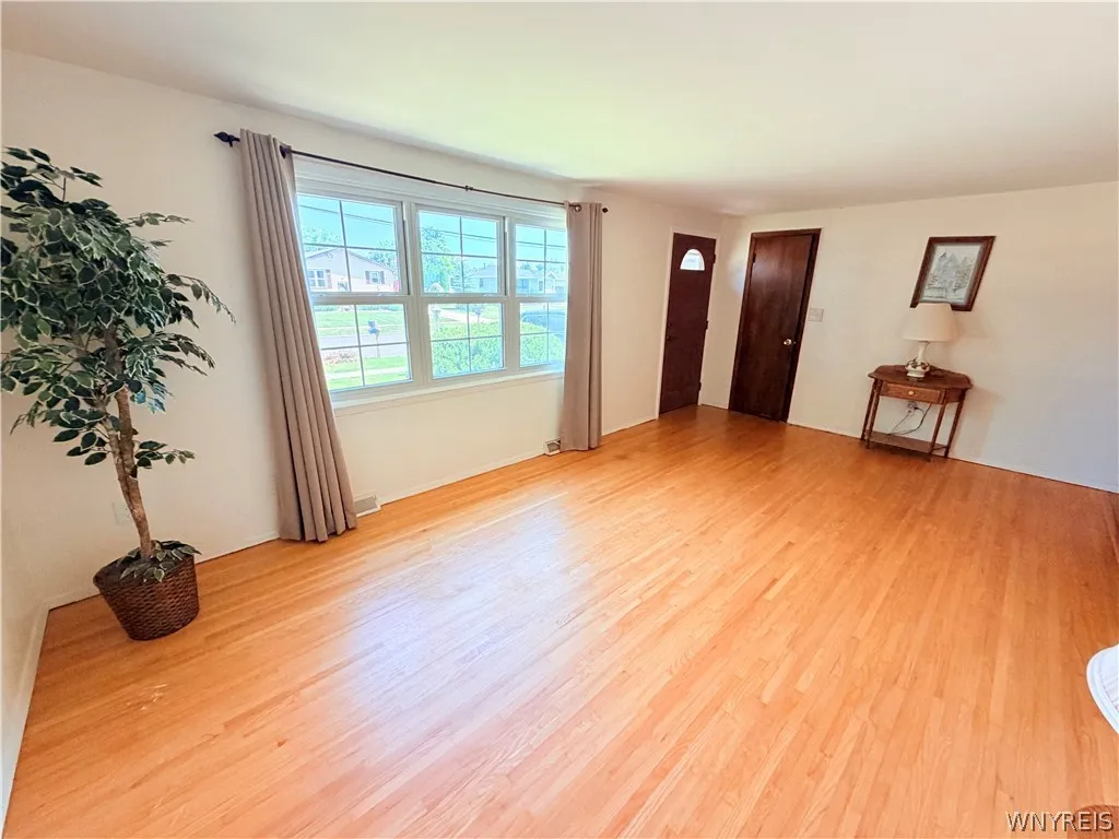 3920 Brian Court, Hamburg, New York 14075, Hamburg, New York 14075, 3 Bedrooms Bedrooms, 7 Rooms Rooms,1 BathroomBathrooms,Residential,For Sale,3920 Brian Court, Hamburg, New York 14075,0,B1697475