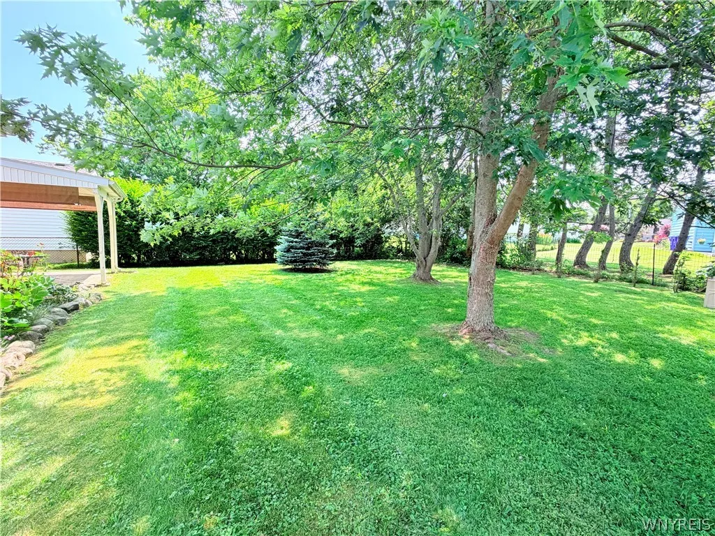 3920 Brian Court, Hamburg, New York 14075, Hamburg, New York 14075, 3 Bedrooms Bedrooms, 7 Rooms Rooms,1 BathroomBathrooms,Residential,For Sale,3920 Brian Court, Hamburg, New York 14075,0,B1697475