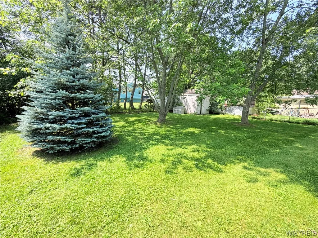 3920 Brian Court, Hamburg, New York 14075, Hamburg, New York 14075, 3 Bedrooms Bedrooms, 7 Rooms Rooms,1 BathroomBathrooms,Residential,For Sale,3920 Brian Court, Hamburg, New York 14075,0,B1697475