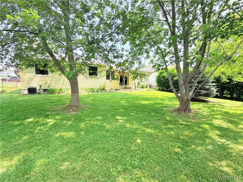 3920 Brian Court, Hamburg, New York 14075, Hamburg, New York 14075, 3 Bedrooms Bedrooms, 7 Rooms Rooms,1 BathroomBathrooms,Residential,For Sale,3920 Brian Court, Hamburg, New York 14075,0,B1697475