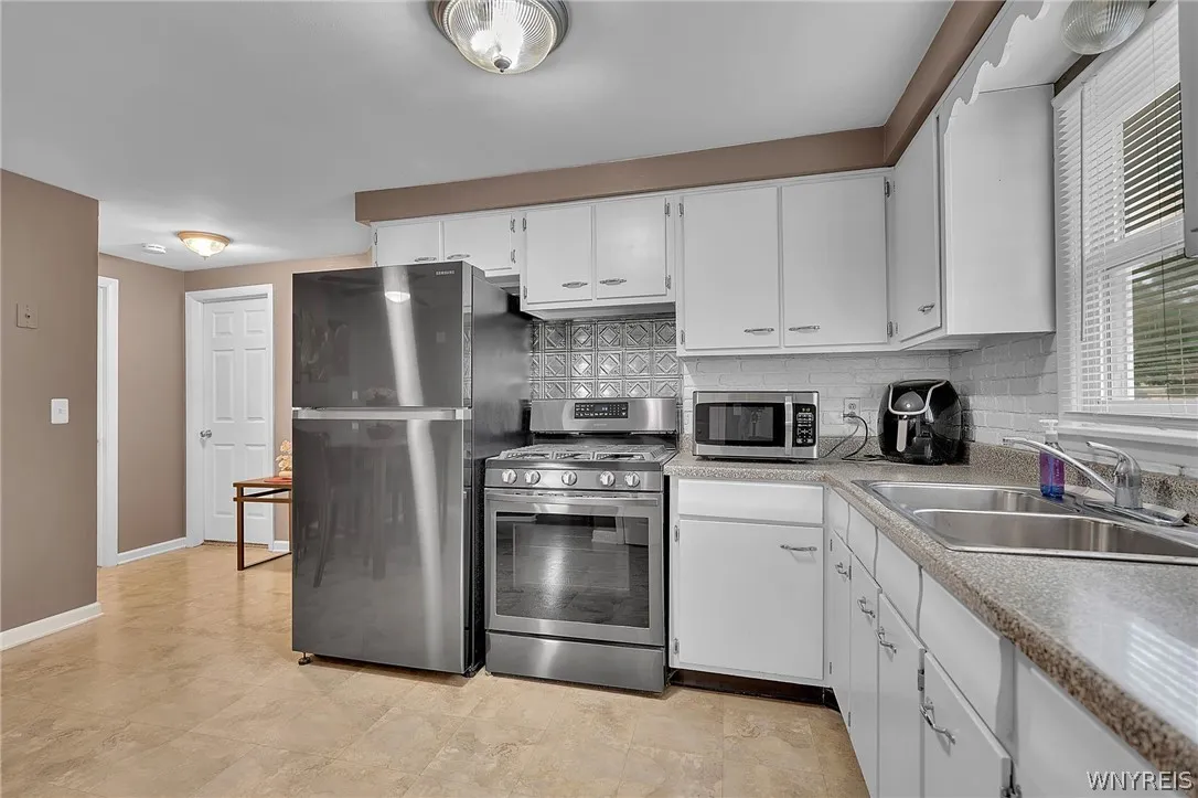 55 South Ogden Street, Buffalo, New York 14210, Buffalo, New York 14210, 6 Bedrooms Bedrooms, ,2 BathroomsBathrooms,Residential,For Sale,55 South Ogden Street, Buffalo, New York 14210,0,B1697479