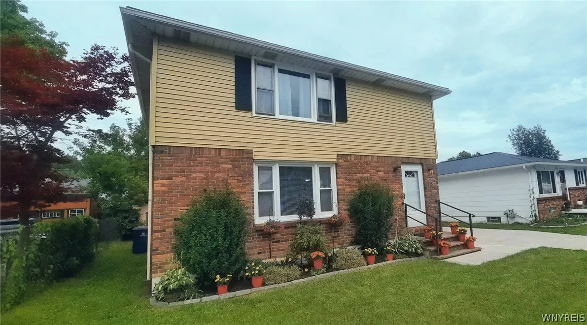 55 South Ogden Street, Buffalo, New York 14210, Buffalo, New York 14210, 6 Bedrooms Bedrooms, ,2 BathroomsBathrooms,Residential,For Sale,55 South Ogden Street, Buffalo, New York 14210,0,B1697479