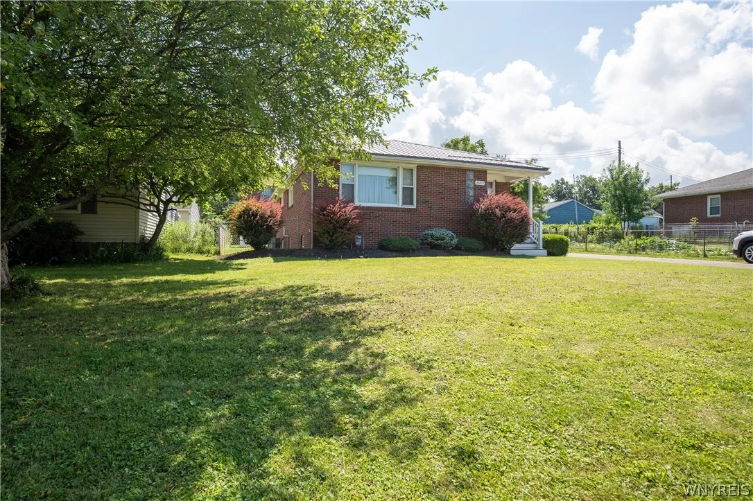 3689 Wabash Avenue, Hamburg, New York 14219, Hamburg, New York 14219, 3 Bedrooms Bedrooms, 7 Rooms Rooms,1 BathroomBathrooms,Residential,For Sale,3689 Wabash Avenue, Hamburg, New York 14219,0,B1696815