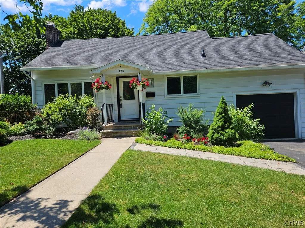 320 Scott Avenue, Syracuse, NY 13224 - PRISTINE!