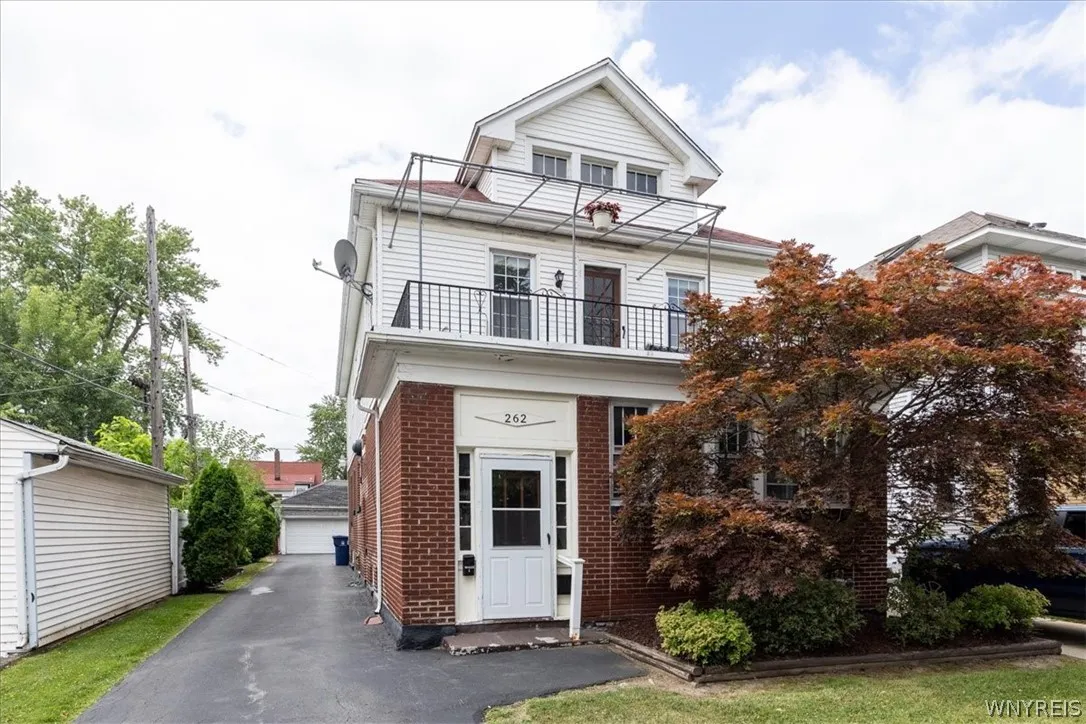 262 Sterling Avenue, Buffalo, New York 14216, Buffalo, New York 14216, 6 Bedrooms Bedrooms, ,2 BathroomsBathrooms,Residential,For Sale,262 Sterling Avenue, Buffalo, New York 14216,0,B1697027